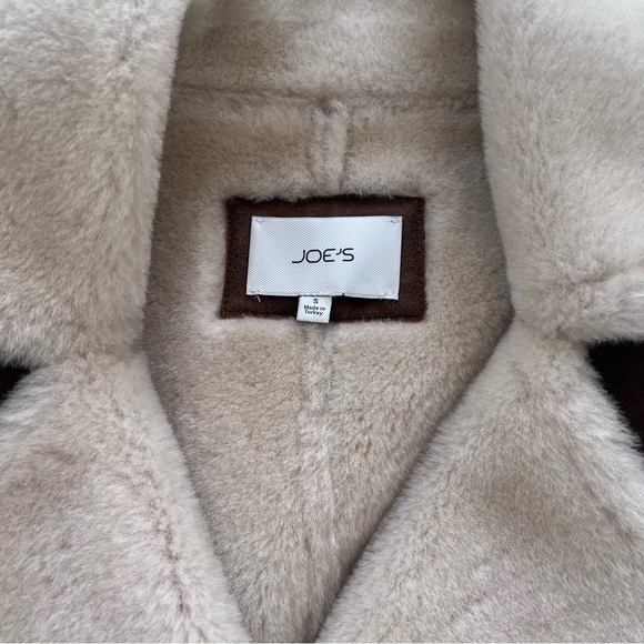 The Rey Cropped Shearling Jacket - Picture 7 of 10